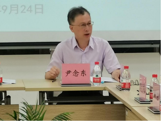 刘显处长向大家介绍了《生涯规划,就业指导,创业教育》一体化,全过程